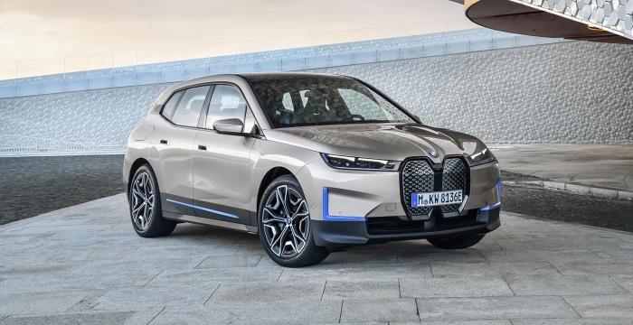 iX xDrive 40