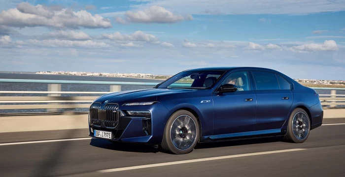 i7 xDrive60