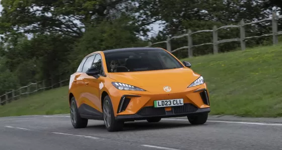MG 4 EV Trophy Extended Range