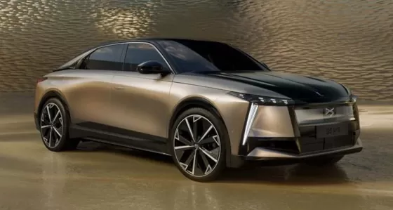 DS NO 8 AWD Long Range